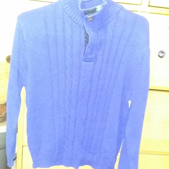 Sweater - Picture 1 of 1